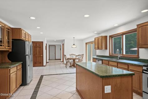 28 Victorian Drive Poestenkill NY 12140