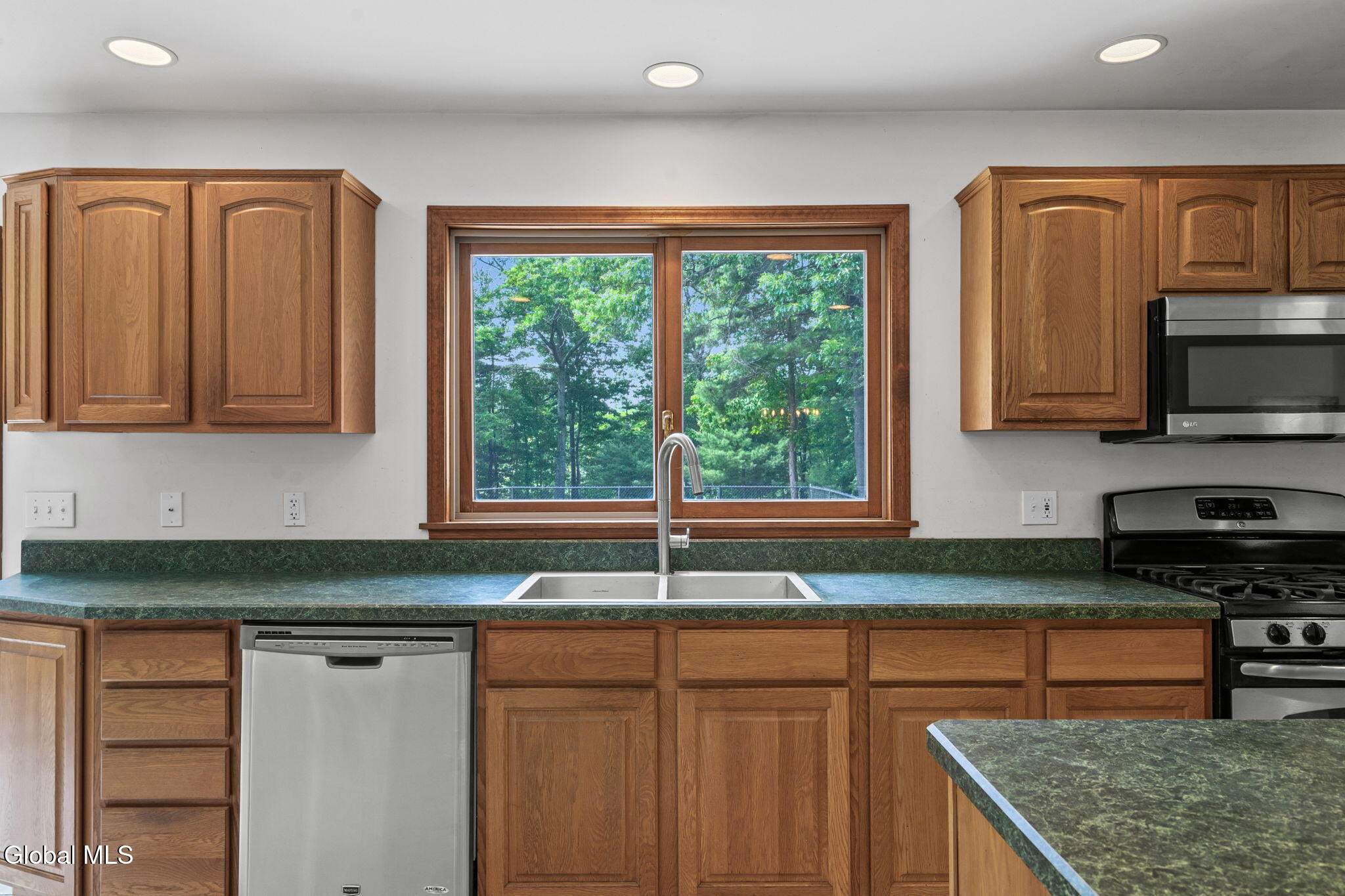 28 Victorian Drive Poestenkill NY 12140