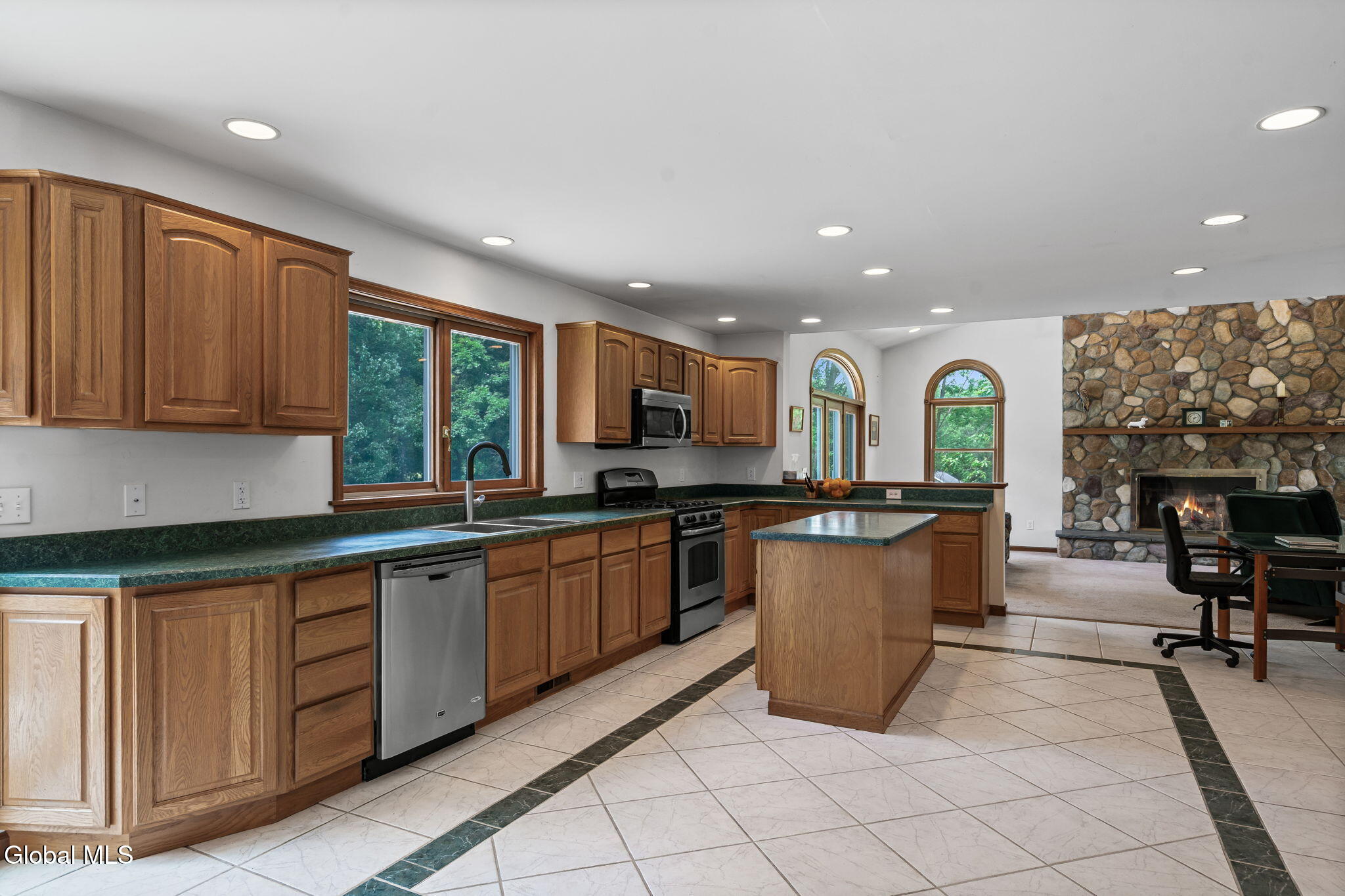 28 Victorian Drive Poestenkill NY 12140