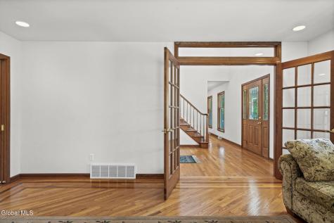 28 Victorian Drive Poestenkill NY 12140