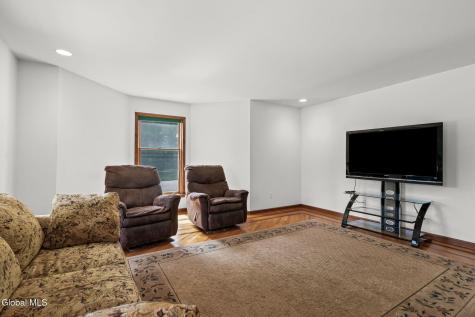 28 Victorian Drive Poestenkill NY 12140