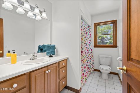 28 Victorian Drive Poestenkill NY 12140