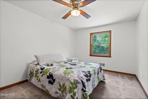 28 Victorian Drive Poestenkill NY 12140