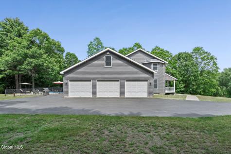 28 Victorian Drive Poestenkill NY 12140