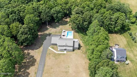 28 Victorian Drive Poestenkill NY 12140