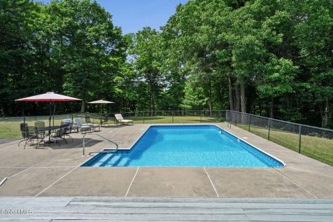 28 Victorian Drive Poestenkill NY 12140