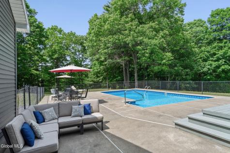 28 Victorian Drive Poestenkill NY 12140