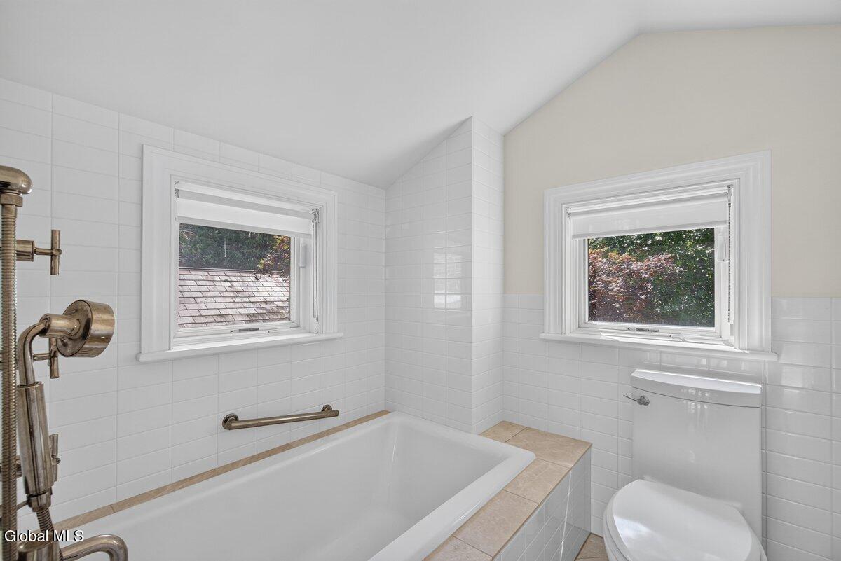 2368 Rosendale Road Niskayuna NY 12309