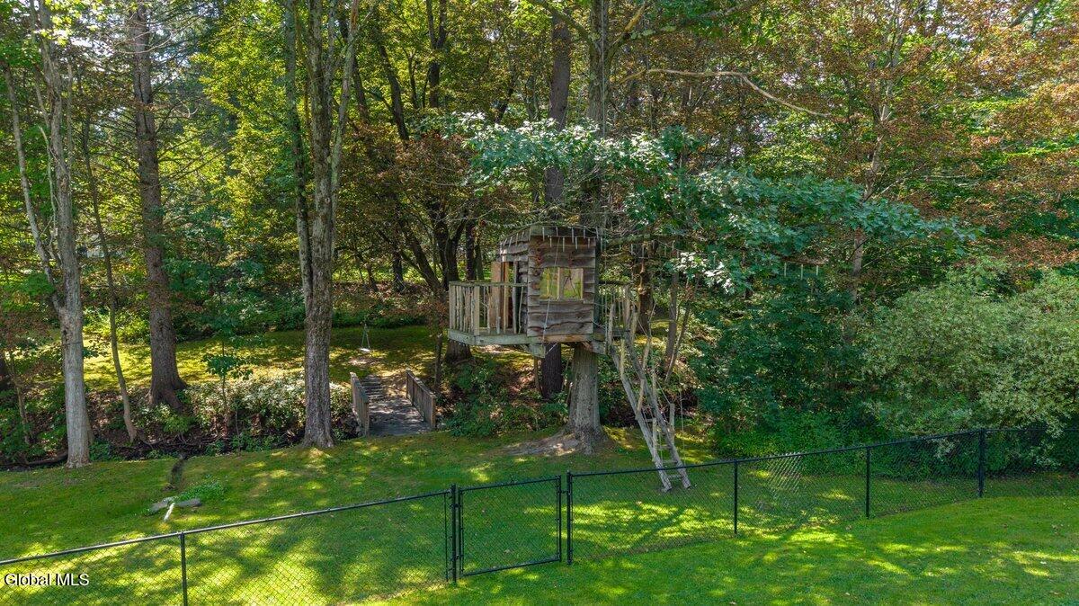 2368 Rosendale Road Niskayuna NY 12309