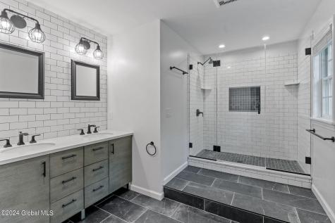 7 Elizabeth Lane Saratoga Springs NY 12866
