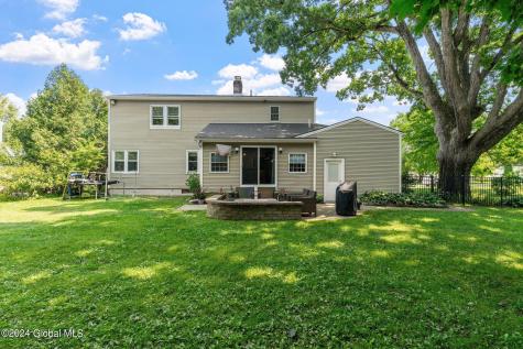 7 Elizabeth Lane Saratoga Springs NY 12866