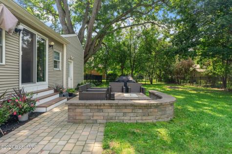 7 Elizabeth Lane Saratoga Springs NY 12866