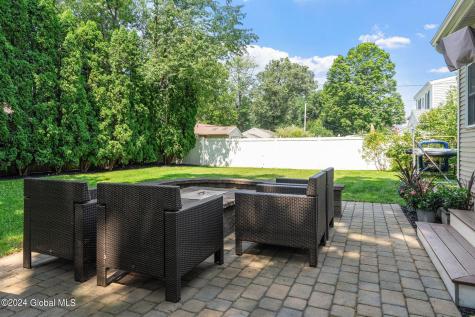 7 Elizabeth Lane Saratoga Springs NY 12866