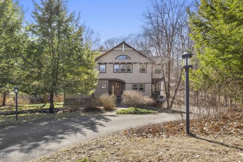 108 Deanna Court Niskayuna NY 12309