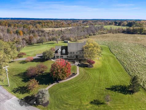 8 Pauley Ln Lane Slingerlands NY 12159