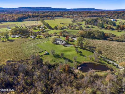 8 Pauley Ln Lane Slingerlands NY 12159