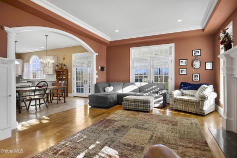 8 Pauley Ln Lane Slingerlands NY 12159