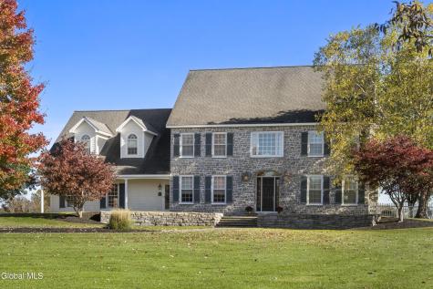 8 Pauley Ln Lane Slingerlands NY 12159