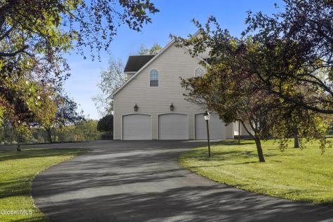 8 Pauley Ln Lane Slingerlands NY 12159
