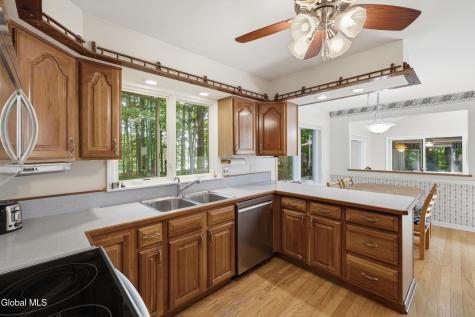 29 Stony Brook Drive Rexford NY 12148