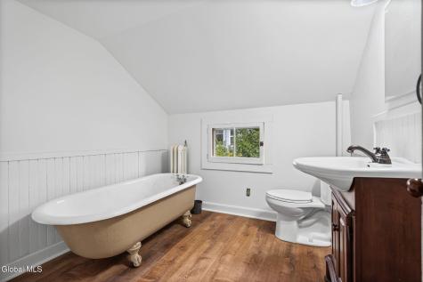 32 Elm Street Nassau NY 12123