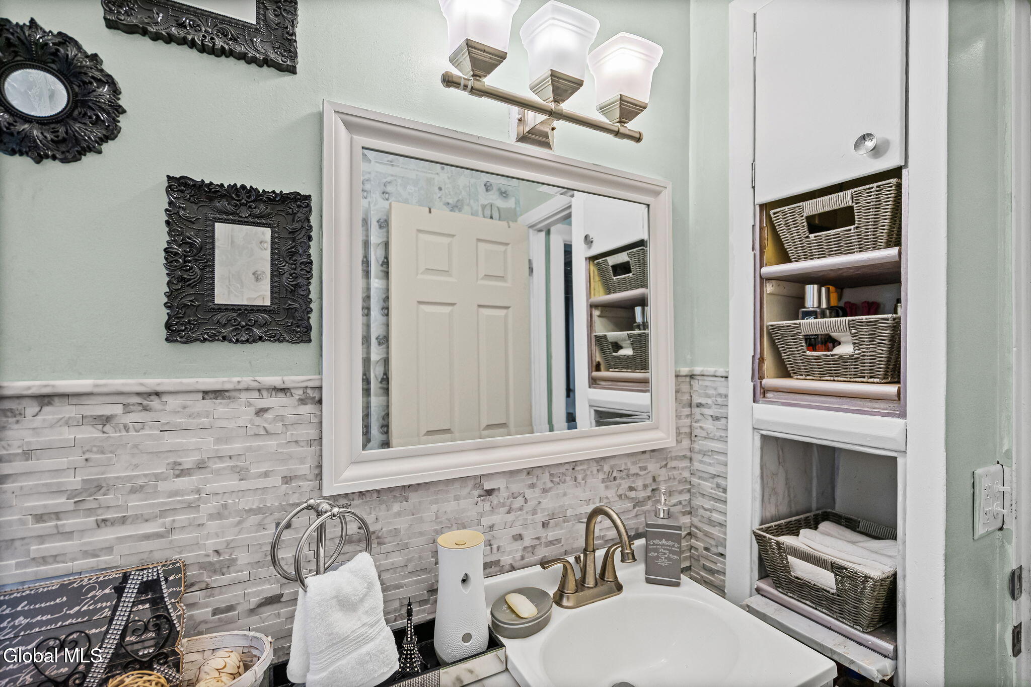 64 Campbell Avenue Troy NY 12180