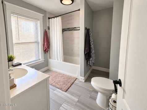 1040 Lakeview Avenue Schenectady NY 12303