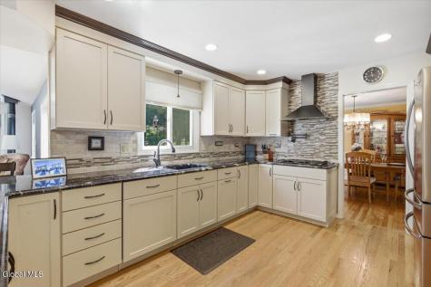 1354 Rowe Road Niskayuna NY 12309