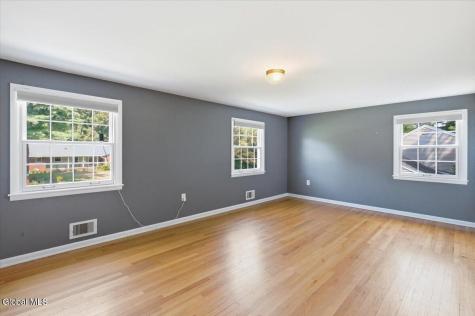 1354 Rowe Road Niskayuna NY 12309