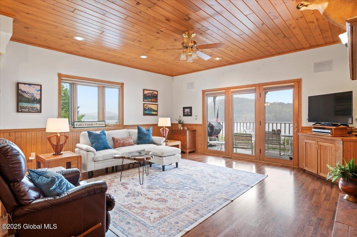 536 East Shore Drive Adirondack NY 12808