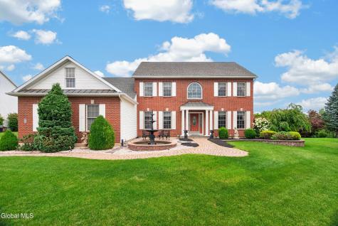 14 Ridgefield Way Watervliet NY 12189