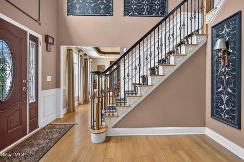 14 Ridgefield Way Watervliet NY 12189