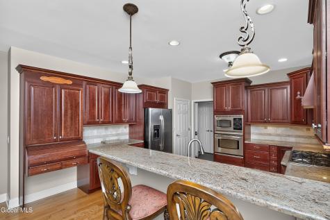 14 Ridgefield Way Watervliet NY 12189