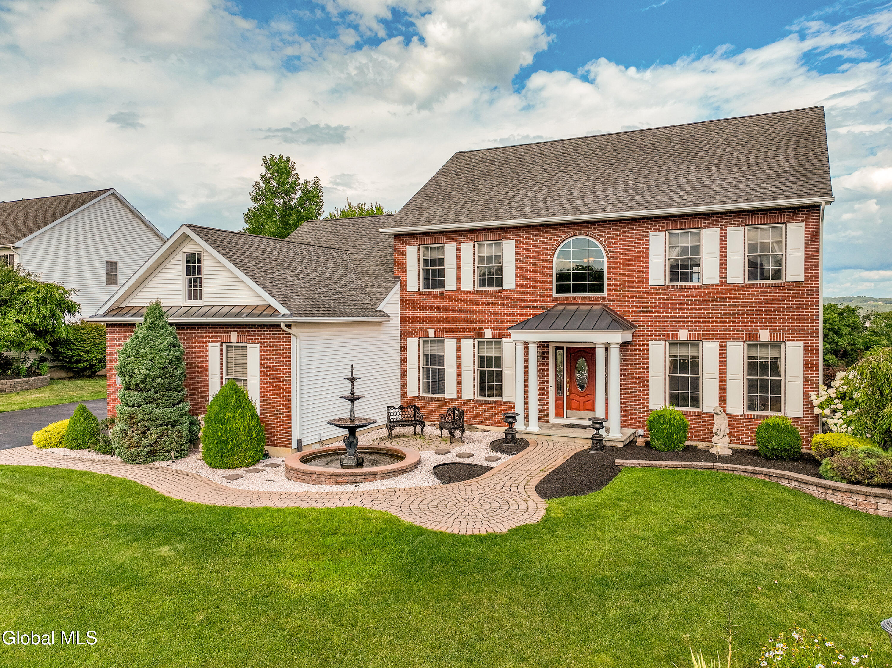 14 Ridgefield Way Watervliet NY 12189