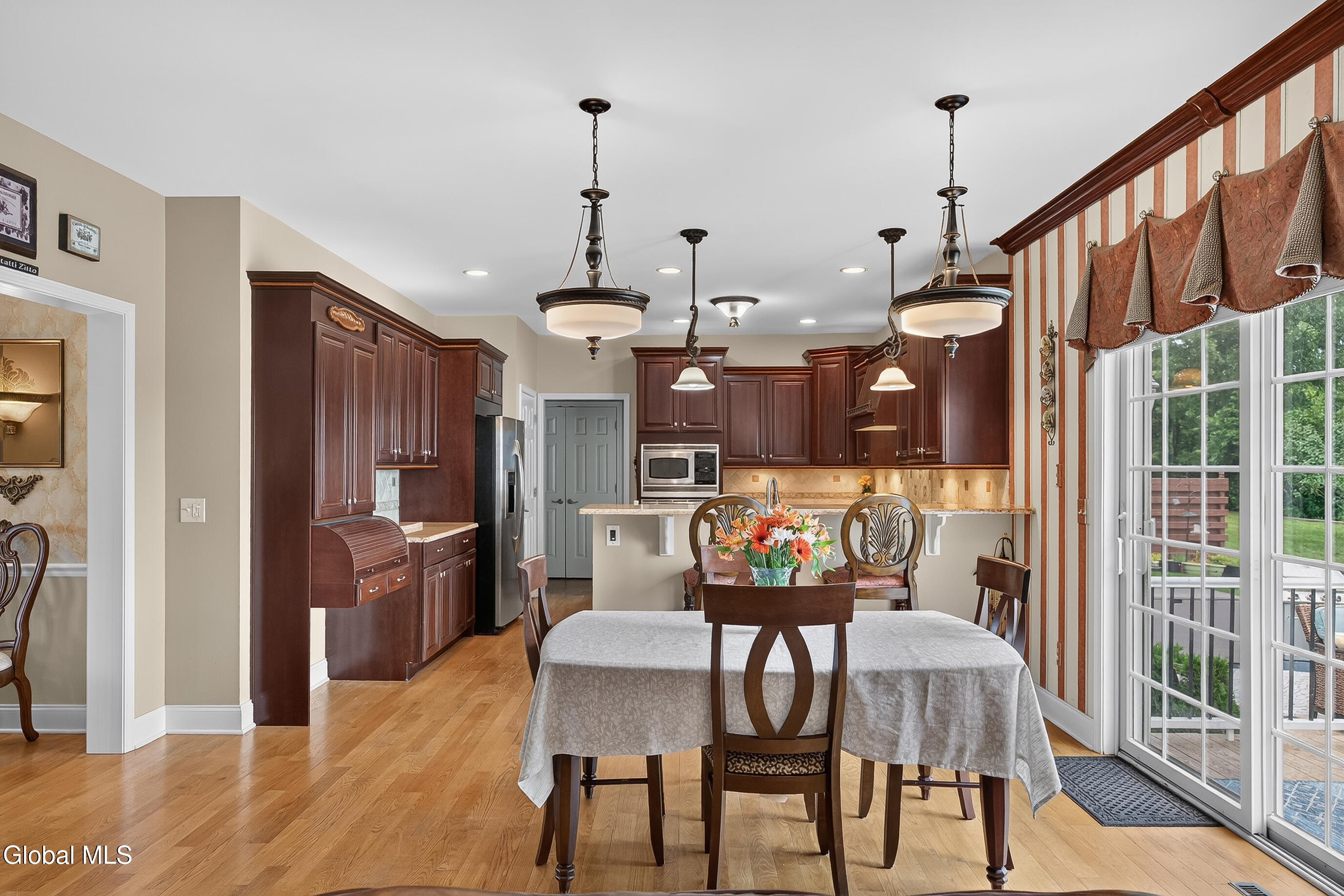 14 Ridgefield Way Watervliet NY 12189