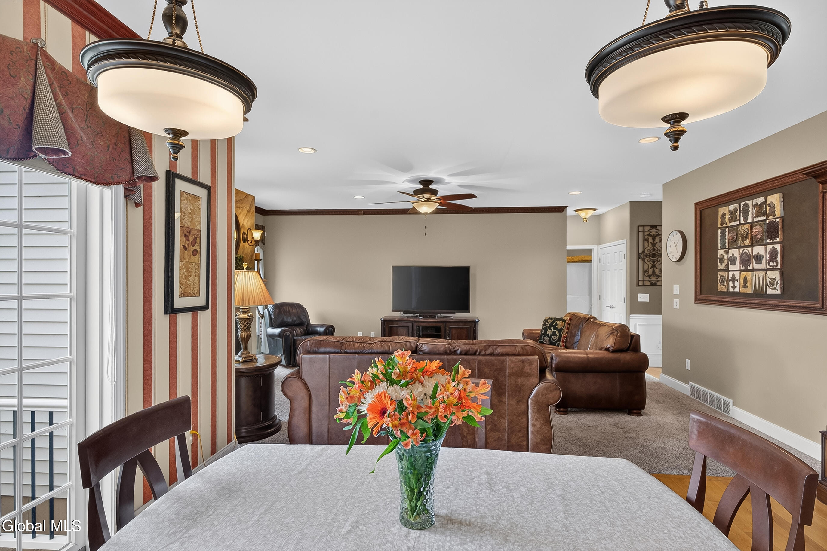 14 Ridgefield Way Watervliet NY 12189