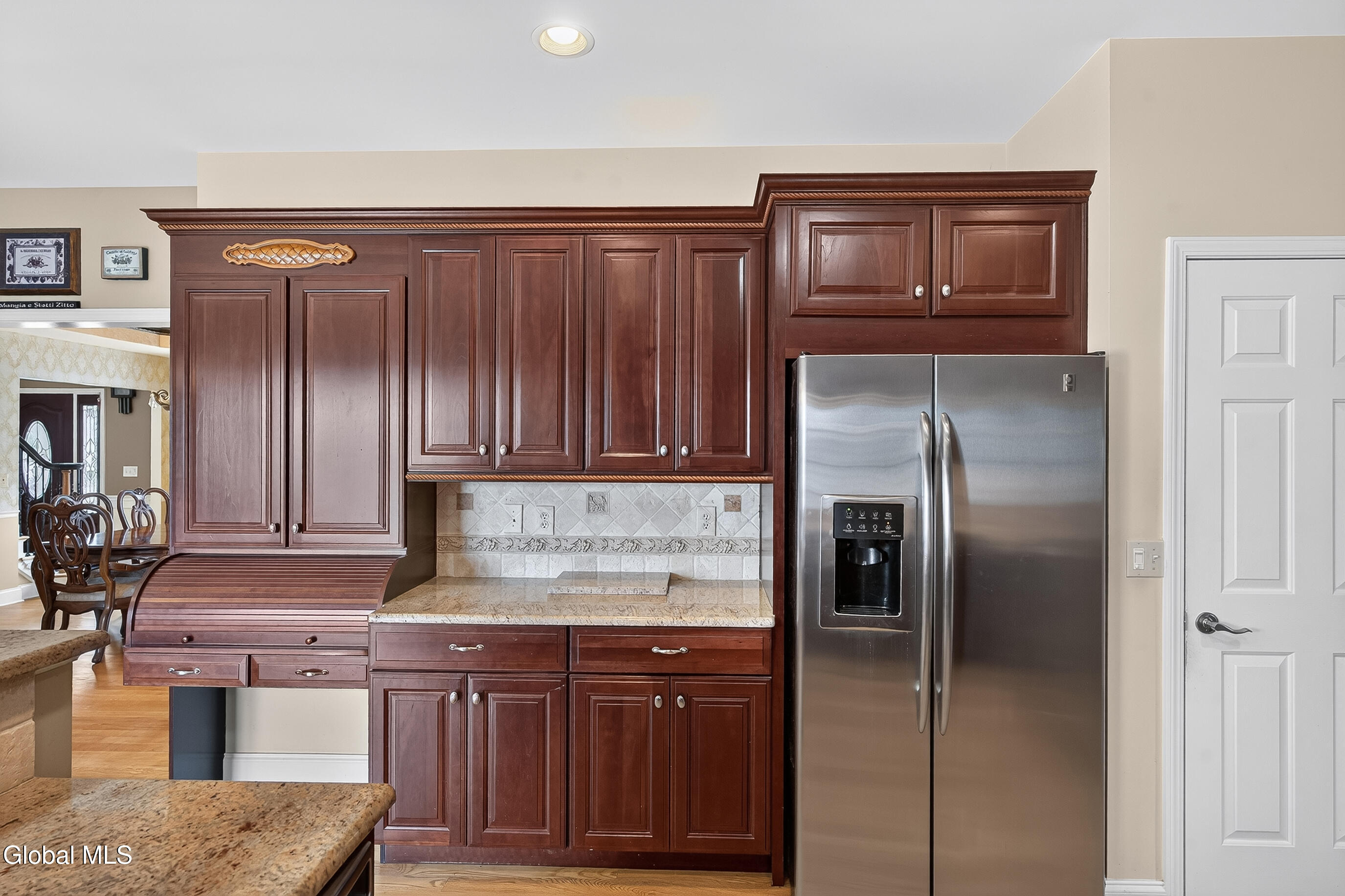 14 Ridgefield Way Watervliet NY 12189