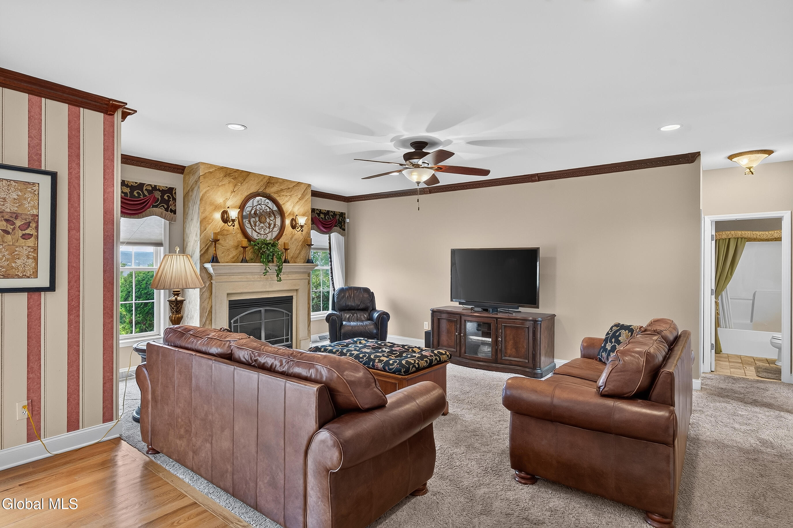 14 Ridgefield Way Watervliet NY 12189