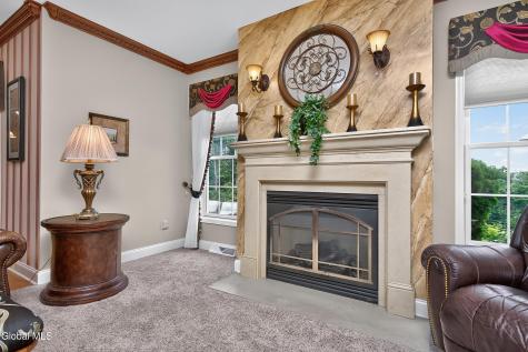 14 Ridgefield Way Watervliet NY 12189