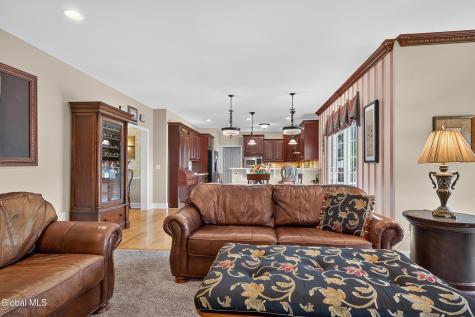 14 Ridgefield Way Watervliet NY 12189