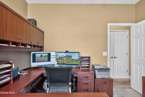 14 Ridgefield Way Watervliet NY 12189