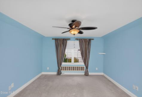 14 Ridgefield Way Watervliet NY 12189