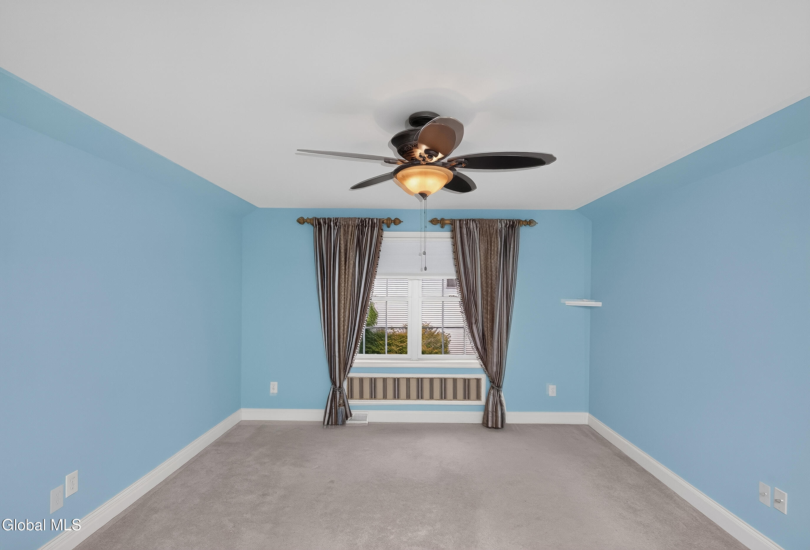 14 Ridgefield Way Watervliet NY 12189