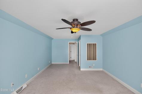 14 Ridgefield Way Watervliet NY 12189