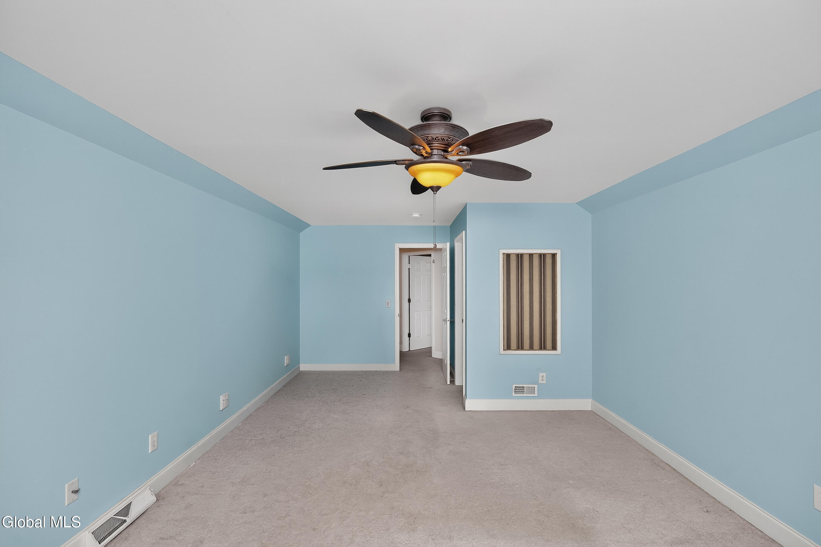 14 Ridgefield Way Watervliet NY 12189
