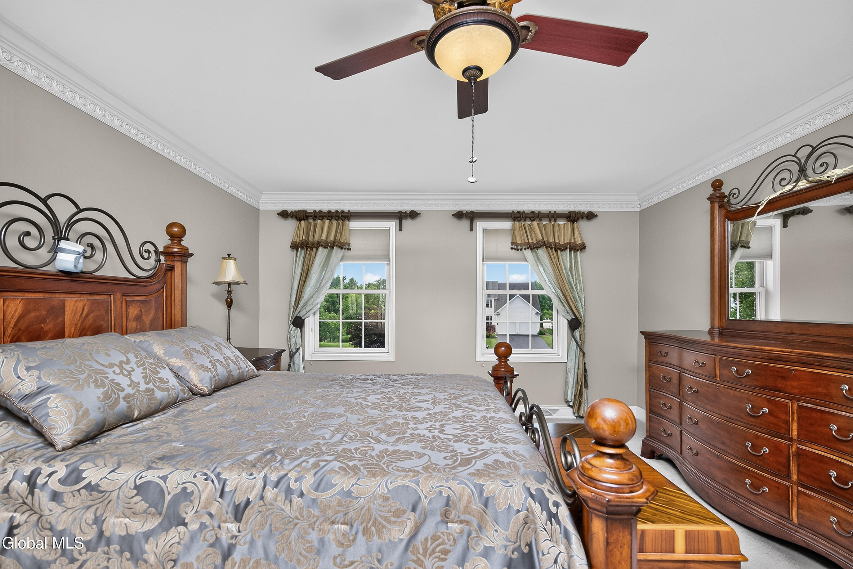 14 Ridgefield Way Watervliet NY 12189