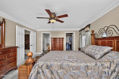 14 Ridgefield Way Watervliet NY 12189