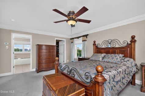 14 Ridgefield Way Watervliet NY 12189