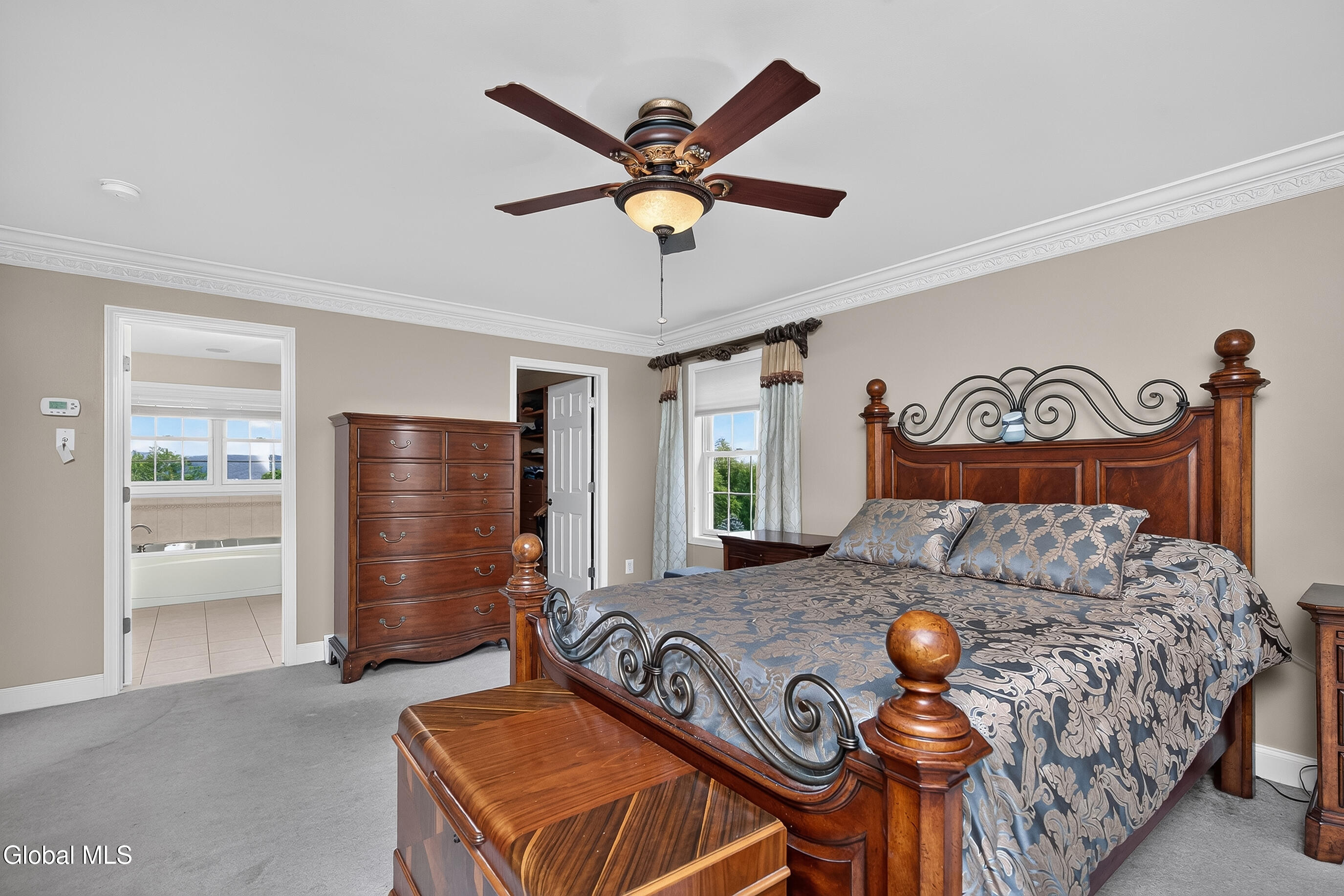 14 Ridgefield Way Watervliet NY 12189