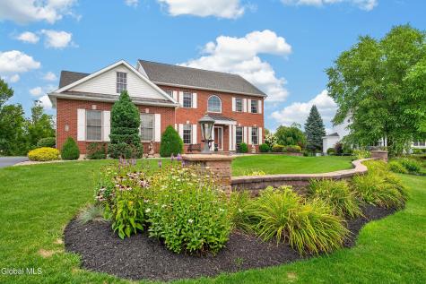 14 Ridgefield Way Watervliet NY 12189